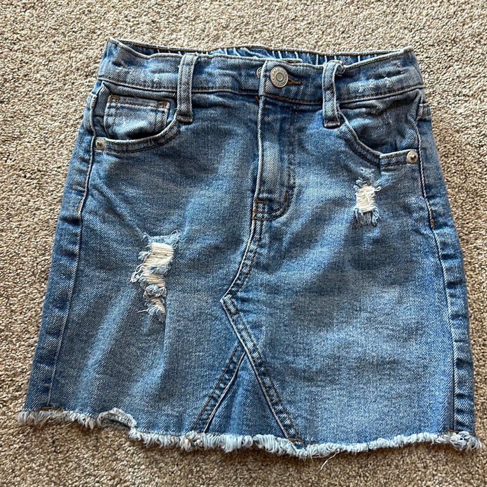 Girls Jean skirt, size S 6/6x great condition